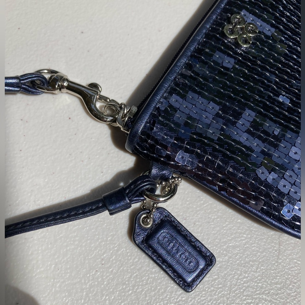 Coach Navy Blue Sparkle Sequins Zipper Pouch Wristlet Cosmetic Bag Purse Wallet - Picture 5 of 17